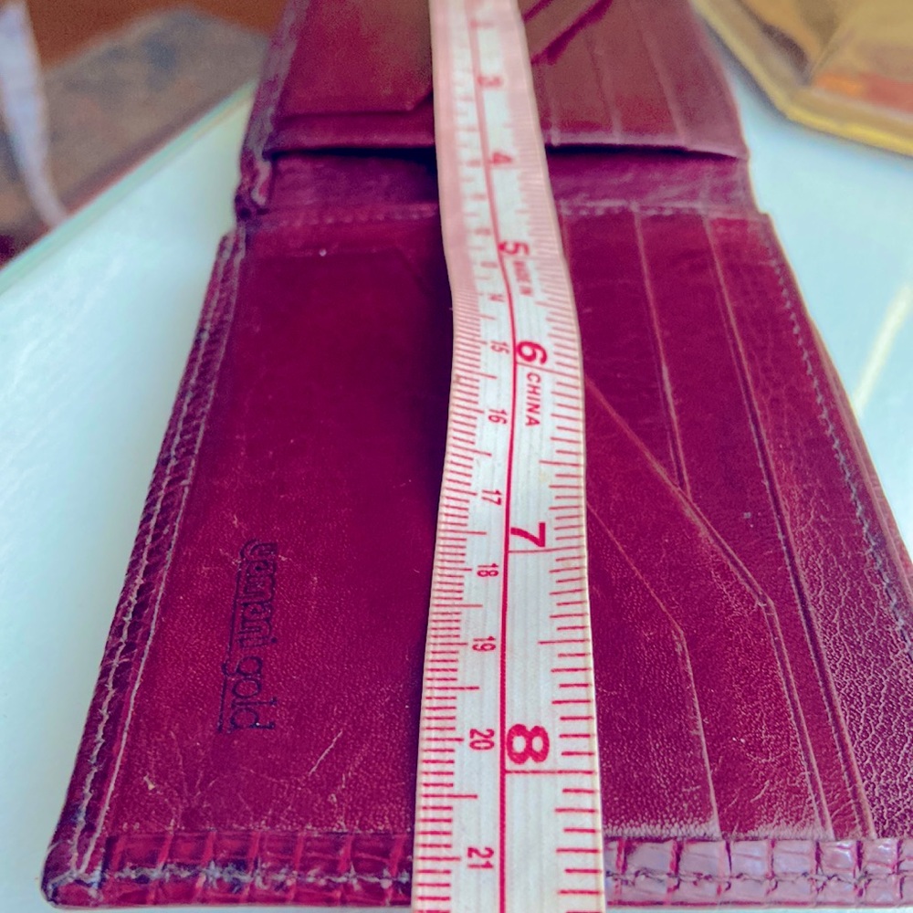 Raspberry/wine lizard wallet - Picture 8 of 8